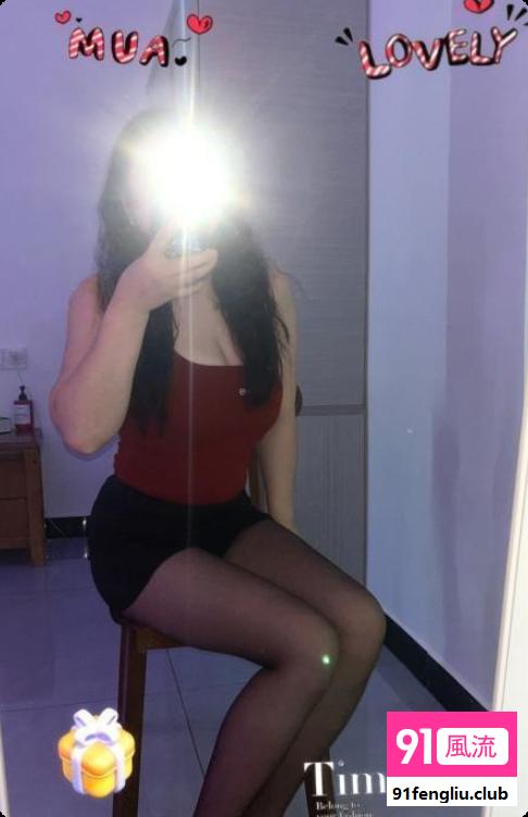 大胸黑丝小少妇